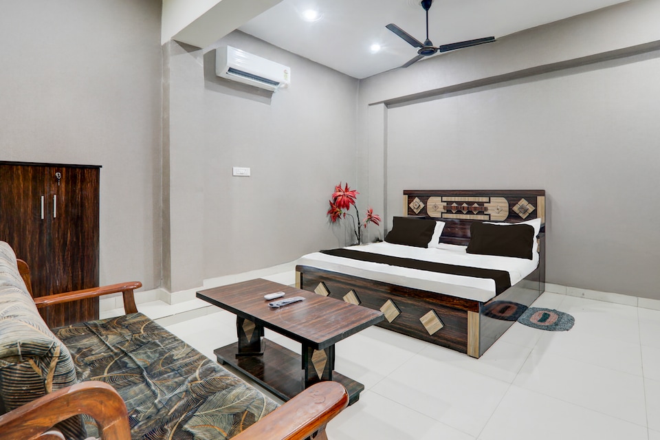 HOTEL O YASH RAJ PALACE, Raebareily city, Raebareily