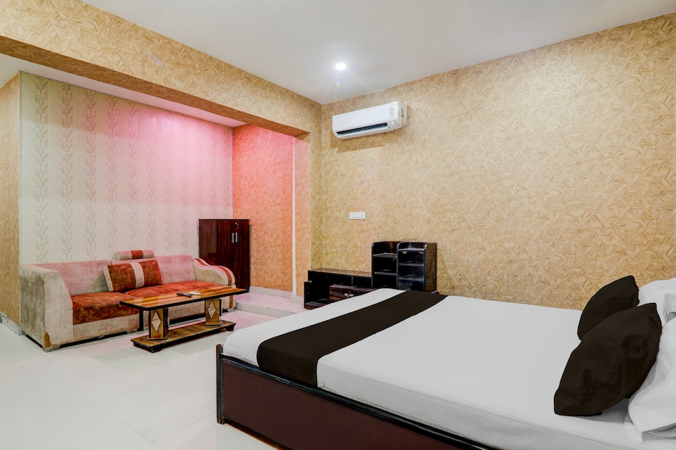 HOTEL O YASH RAJ PALACE, Raebareily city, Raebareily