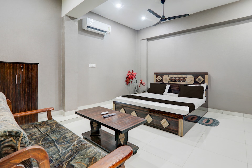 HOTEL O YASH RAJ PALACE, Raebareily city, Raebareily