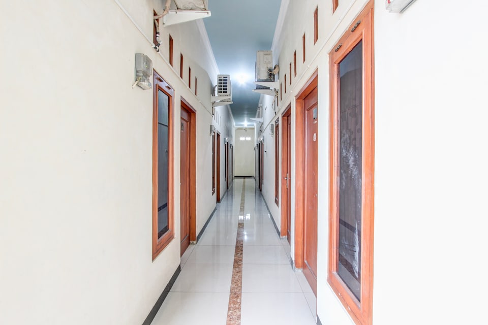 Hotel O Solo near Solo Safari formerly RR Guesthouse, Solo, Solo