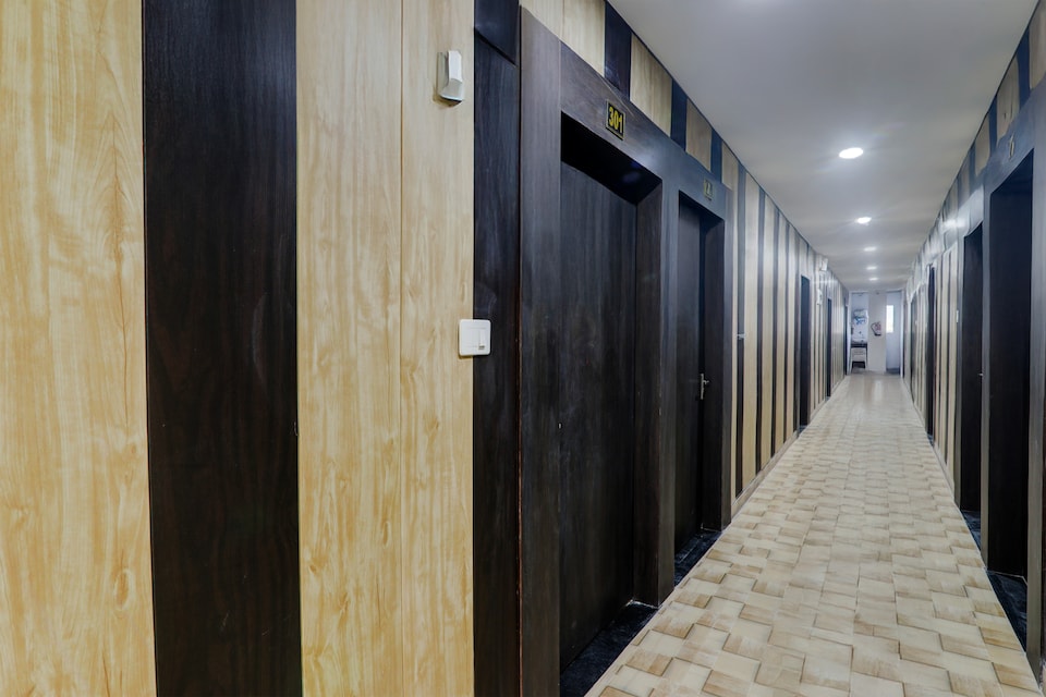 Hotel O Medical College Basaratpur Gorakhpur, Golghar, Gorakhpur