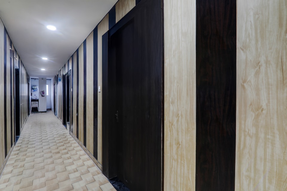 Hotel O Medical College Basaratpur Gorakhpur, Golghar, Gorakhpur