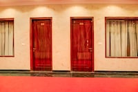 Super Townhouse Chandigarh Near PEC-PGI-PU Formerly Hotel Paradise