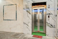 Super Townhouse Chandigarh Near PEC-PGI-PU Formerly Hotel Paradise