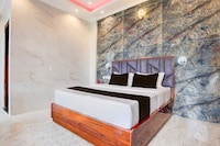 Super Townhouse Naya Gaon Formerly Hotel Paradise