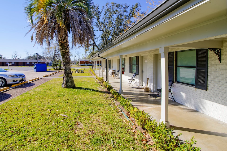 OYO Hotel Sulphur LA Hwy 90 West, Sulphur Central LA, Sulphur LA