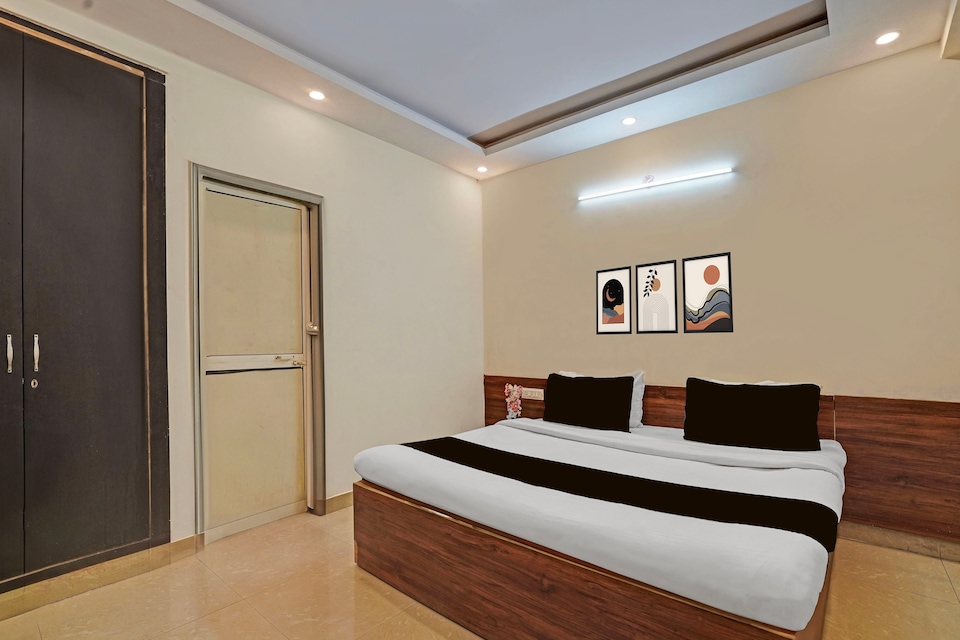 Super Hotel O Diamond Home Stay , Anand Vihar Delhi, Delhi
