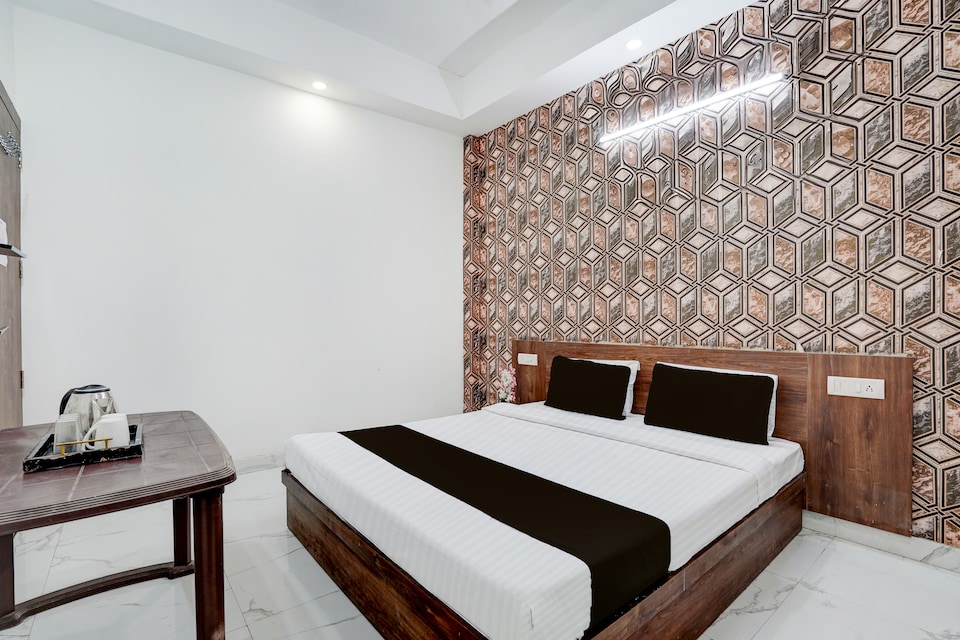 Super Collection O Palwal-Aligarh Crossway Formerly Hotel Kadamb, Palwal, Palwal