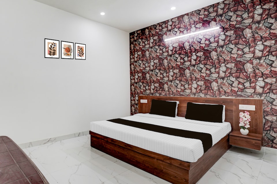 Super Collection O Palwal-Aligarh Crossway Formerly Hotel Kadamb, Palwal, Palwal