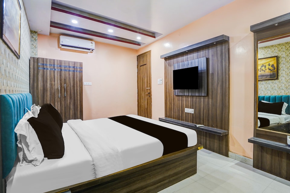 Hotel O Rameshwar Inn, Chowk Allahabad, Prayagraj