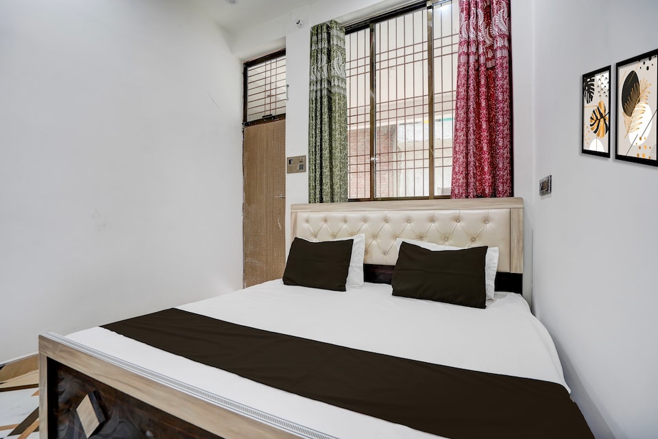 SPOT ON Hotel Vistara In Machhalishahar Road, Mumfordganj Allahabad, Prayagraj