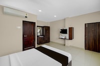 Super Townhouse Kurnool Bus Terminal Formerly Hotel Lakshmi Pride
