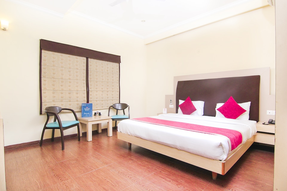 Capital O 2376 Bellevue Hotel, Mall Road Kanpur, Kanpur