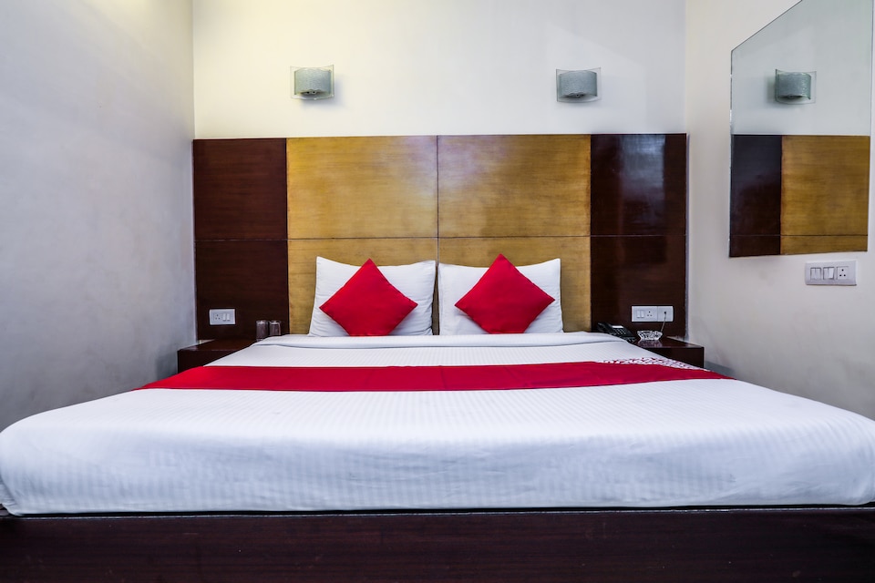 OYO Hotel Delight Inn Near Chhatarpur Metro Station, Chhatarpur Delhi, Delhi