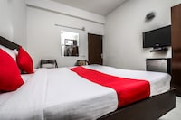 OYO Hotel Delight Inn Near Chhatarpur Metro Station