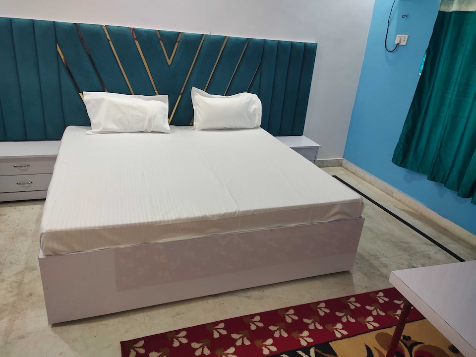 Hotel O Maa Pitambara Palace , Ayodhya, Ayodhya