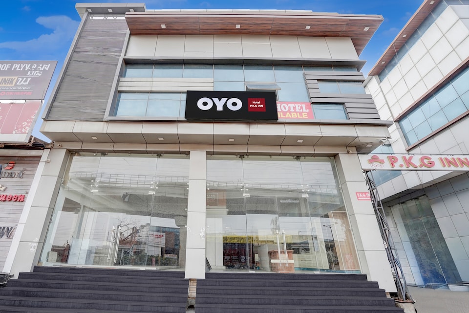 Hotel O P.K.G INN Nangloi Metro Station, Paschim Vihar Delhi, Delhi