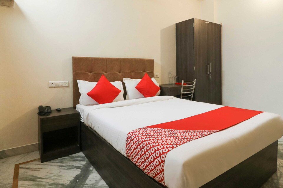 Power Break Collection O Kewal Palace Hyderabad Gate ( 6hrs Slot ), Lanka, Varanasi