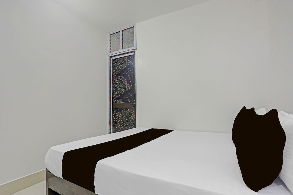 SPOT ON Classic Guest House Rajendranagar Terminal, Kankarbagh Patna, Patna