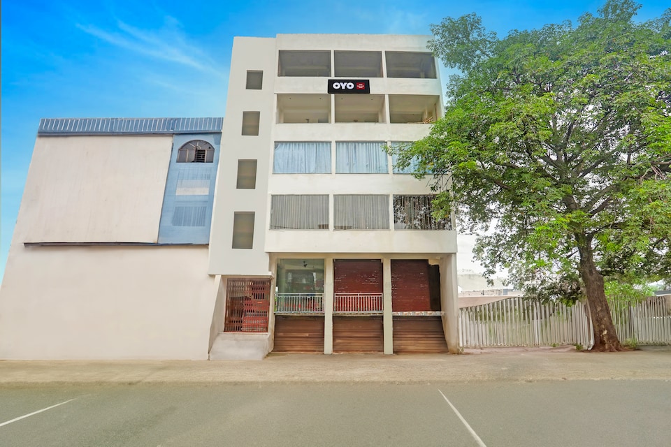 SPOT ON Classic Guest House Rajendranagar Terminal, Kankarbagh Patna, Patna