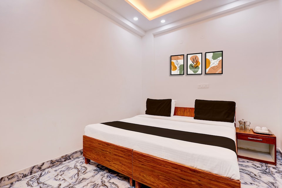 Hotel O Golden Swan Hotel Hindon Airport Domestic Terminal Gaziabad, Ghaziabad City, Ghaziabad