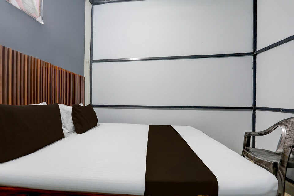 SPOT ON Pradhan Guest House Kanth Railway Station,  Kanth Moradabad , Moradabad