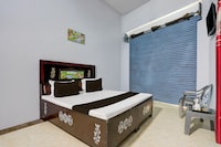 SPOT ON Pradhan Guest House Kanth Railway Station