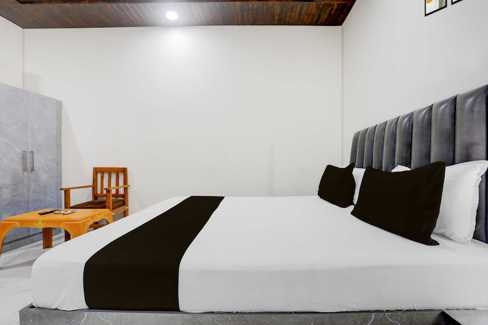 Hotel O by OYO Aparna and Marriage Lawn, Balrampur, Balrampur