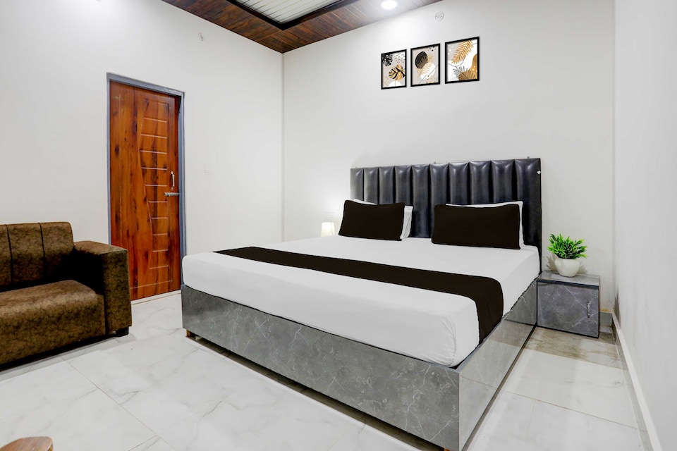 Hotel O by OYO Aparna and Marriage Lawn, Balrampur, Balrampur