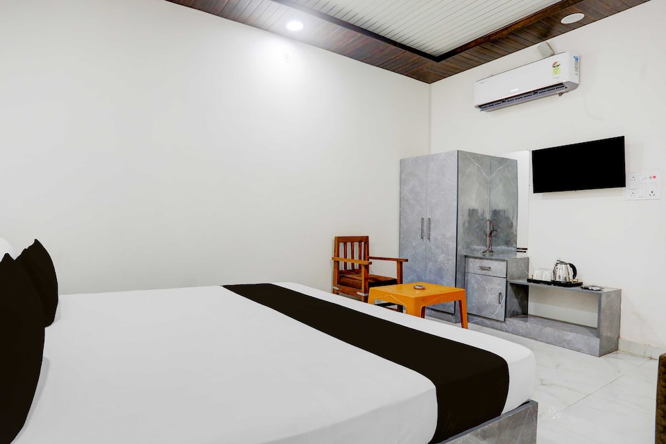 Hotel O by OYO Aparna and Marriage Lawn, Balrampur, Balrampur