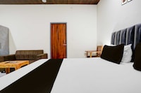 Super Hotel Aparna and Marriage Lawn