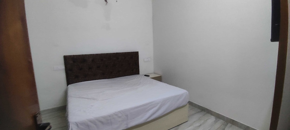 Hotel O Sector 52 Chandigarh Formerly Hari Residency, Cluster Chandigarh, Chandigarh