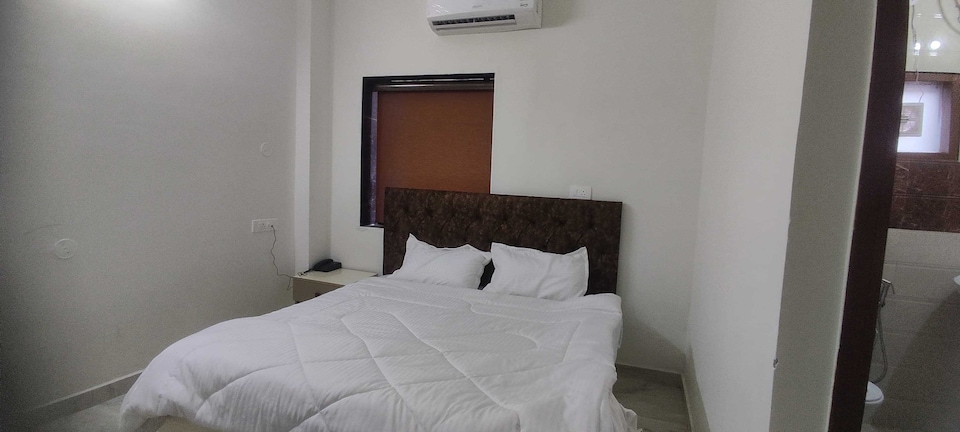 Hotel O Sector 52 Chandigarh Formerly Hari Residency, Cluster Chandigarh, Chandigarh
