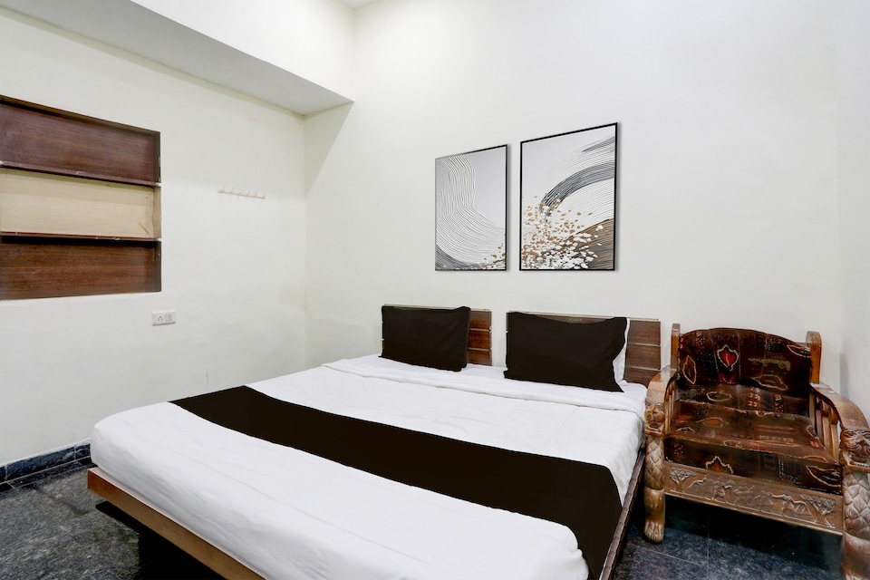 HOTEL O CROWN INN Asharam Chowk, Tatibandh Road, Raipur