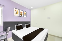 Hotel O HOLIDAY STAR IN Nampally Railway Station