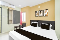 Hotel O HOLIDAY STAR IN Nampally Railway Station