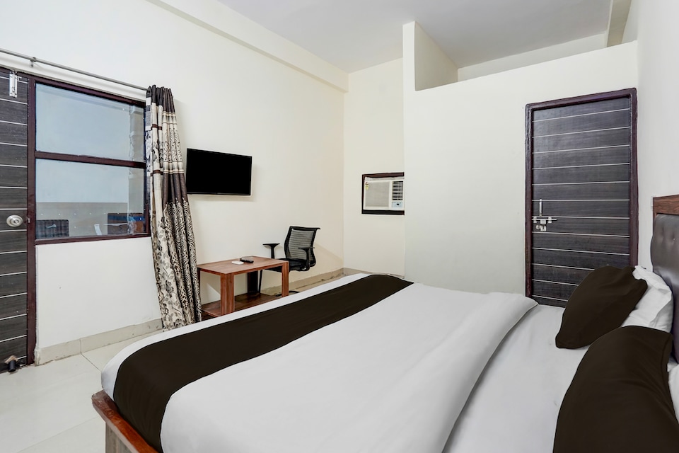 Hotel O HAVEN PEACOCK , Noida City, Noida