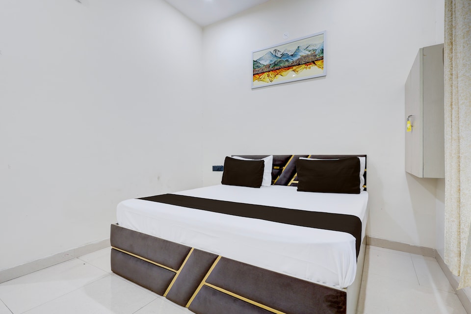 SPOT ON White House Hotels & Restaurant , Meerut, Meerut