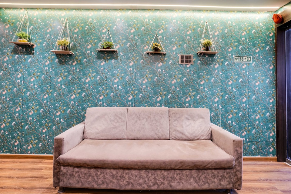 Hotel O Andheri Near Western Express Highway, Mumbai International Airport, Mumbai