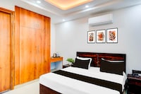 Collection O Sector 143B Noida