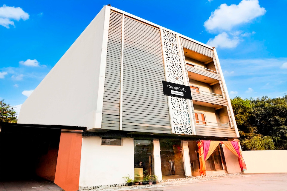 Hotel O Dallupura Road Noida, Noida Stadium, नोएडा