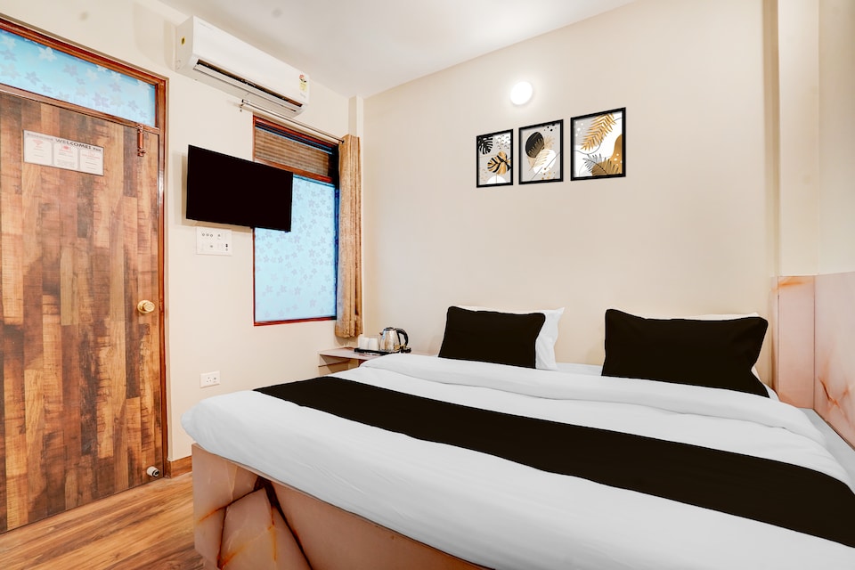 Super Hotel O Ramesh Nagar Metro Station Formerly Rosewood, Rajouri Garden Delhi, Delhi