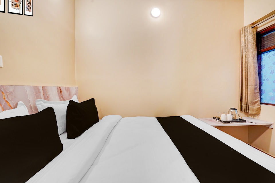 Hotel O Ramesh Nagar Metro Station Formerly Rosewood, Rajouri Garden Delhi, Delhi