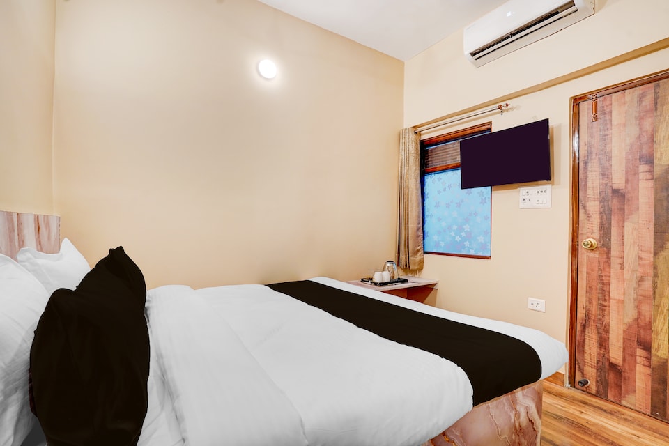 Super Hotel O Ramesh Nagar Metro Station Formerly Rosewood, Rajouri Garden Delhi, Delhi