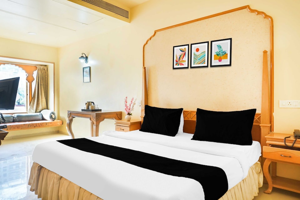 Collection O Baner Road Pune formerly Hotel Rajwada, Baner Pune, Pune