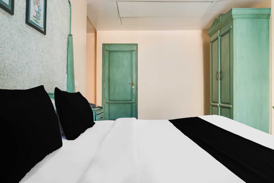 Collection O Baner Road Pune formerly Hotel Rajwada, Baner Pune, Pune