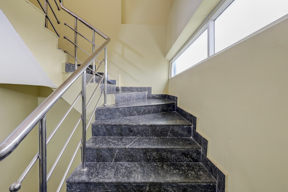 Super OYO Collection O Dr. NTR University Of Health Sciences Formerly Hotel V Elite, Mahanadu Extension VIjayawada, Vijayawada