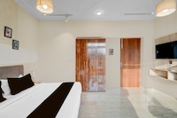 Hotel O Moksh