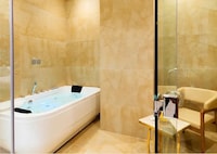 Luxury Central Anan Hotel By Checkmyguest