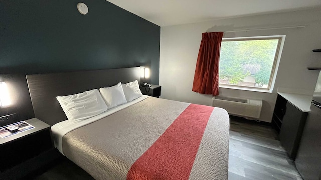 1 King Bed | Mobility Accessible RI Shower Nsmk